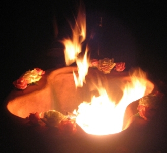 Shakti Feuer - Feuer der weiblichen Schöpfungskraft Shakti Feuer - Feuer der weiblichen Schöpfungskraft